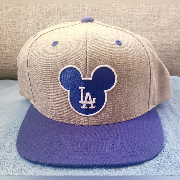 LA Mouse Snapback Gray Hat New Without Tags Adjustable - Picture 1 of 6